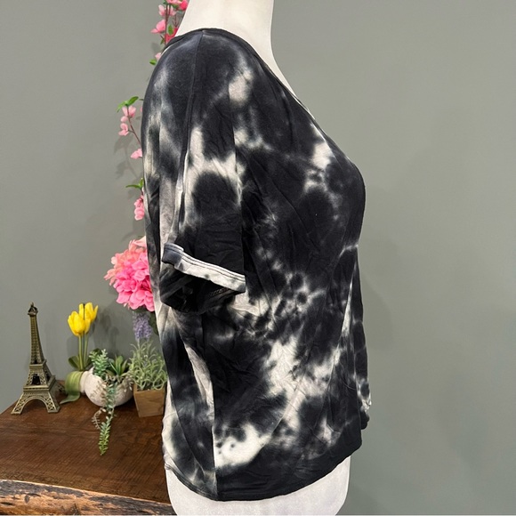 Caution To The Wind Side Tie Up Top - Picture 7 of 12